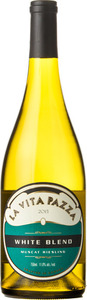 La Vitta Pazza White Blend Muscat Riesling 2015, Okanagan Valley Bottle