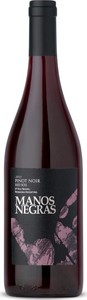 Manos Negras Red Soil Pinot Noir 2015, Patagonia Bottle