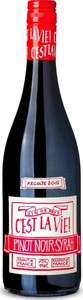 C'est La Vie! Pinot Noir Syrah 2021, I.G.P. Pays D'oc Bottle