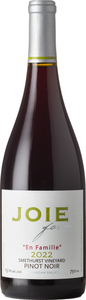 Joiefarm En Famille Smethurst Vineyard Pinot Noir 2022, Okanagan Valley Bottle